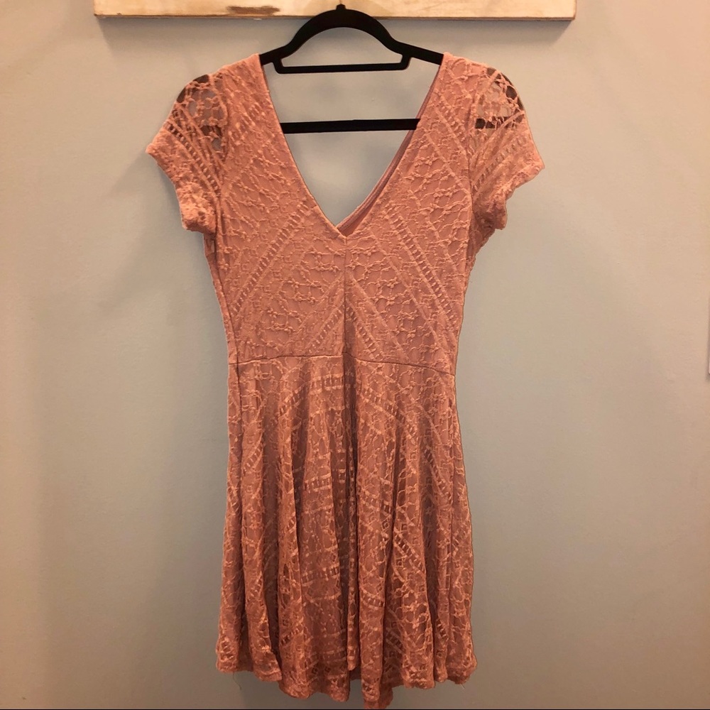 Forever 21 Pink Lace Skater Dress Size M 💕